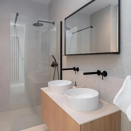 Stunning In * Turanj