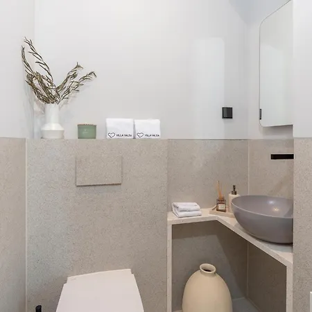 Stunning In * Turanj