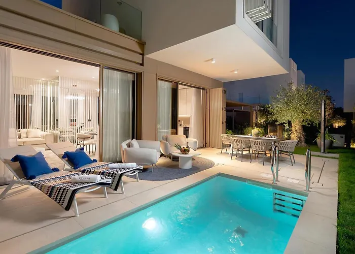 Stunning In Турань