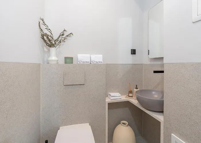 Stunning In * Turanj